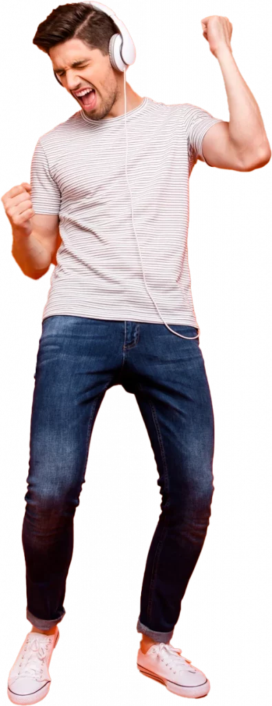 Ein tanzender Mann mit Kopfhörern.